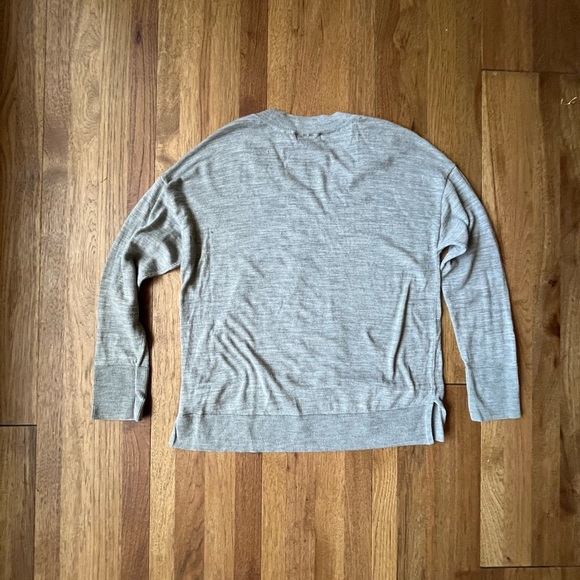 Banana Republic V Neck Gray 100% Wool Sweater Women’s Sz‎ M Lightweight - Picture 3 of 9